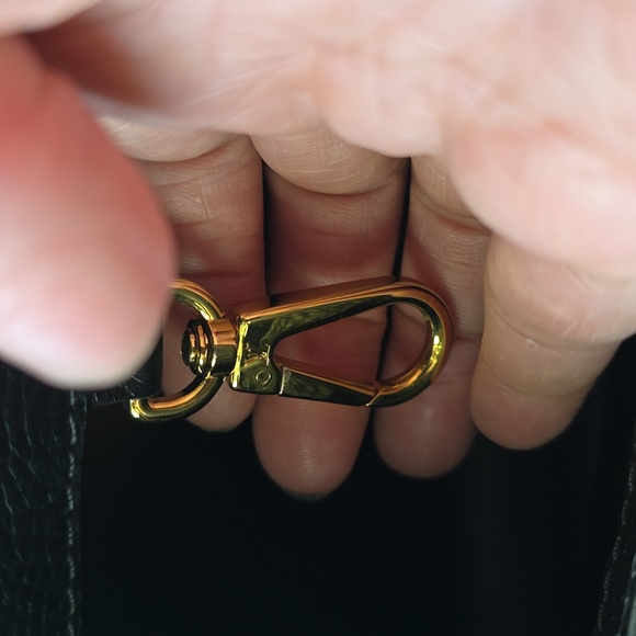 Louis Vuitton Taurillon Calfskin Karung Patwork Capucines BB - Picture 13 of 15